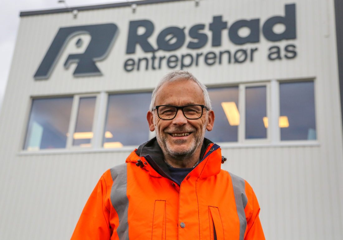 SOM ET EKTESKAP: Et arbeidsfellesskap er litt som et ekteskap; man må gi litt og ta litt, mener prosjektleder Jon Sellæg. (Foto: Runar F. Daler)