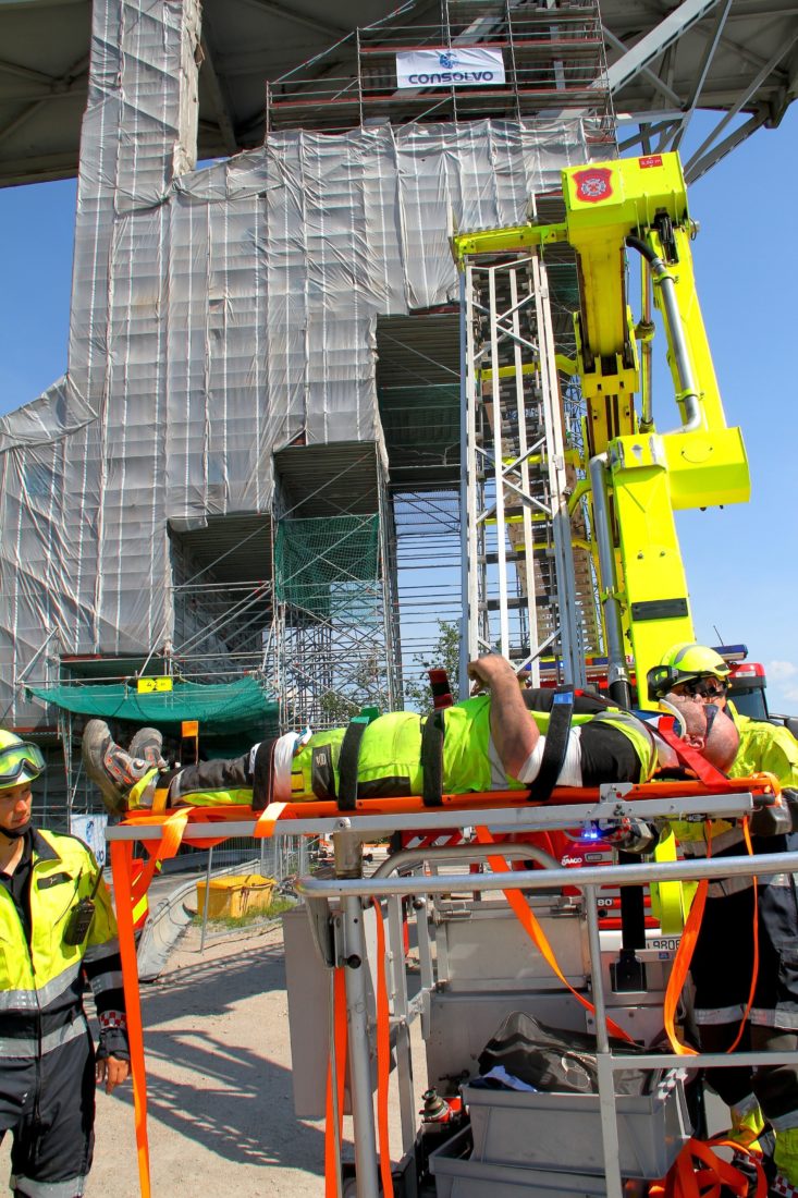 Hovedverneombud Ståle Stensland deltar på alle redningsøvelser i forbindelse med Consolvos prosjekter, slik som her fra Fredrikstadbrua i 2016. (Foto: Consolvo AS).