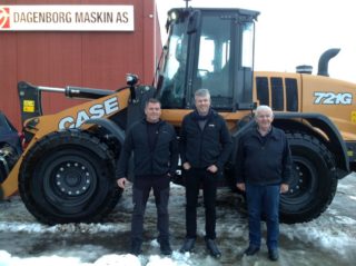 Fra venstre: Inge Kristiansen (deler), Kjell Hansen (salg) og grunnlegger Reidar Dagenborg. (Foto Dagenborg Maskin).