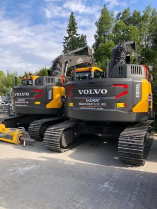 Et par av de nye Volvo-maskinene til Ekspert Maskinutleie. (Foto: Volvo Maskin).