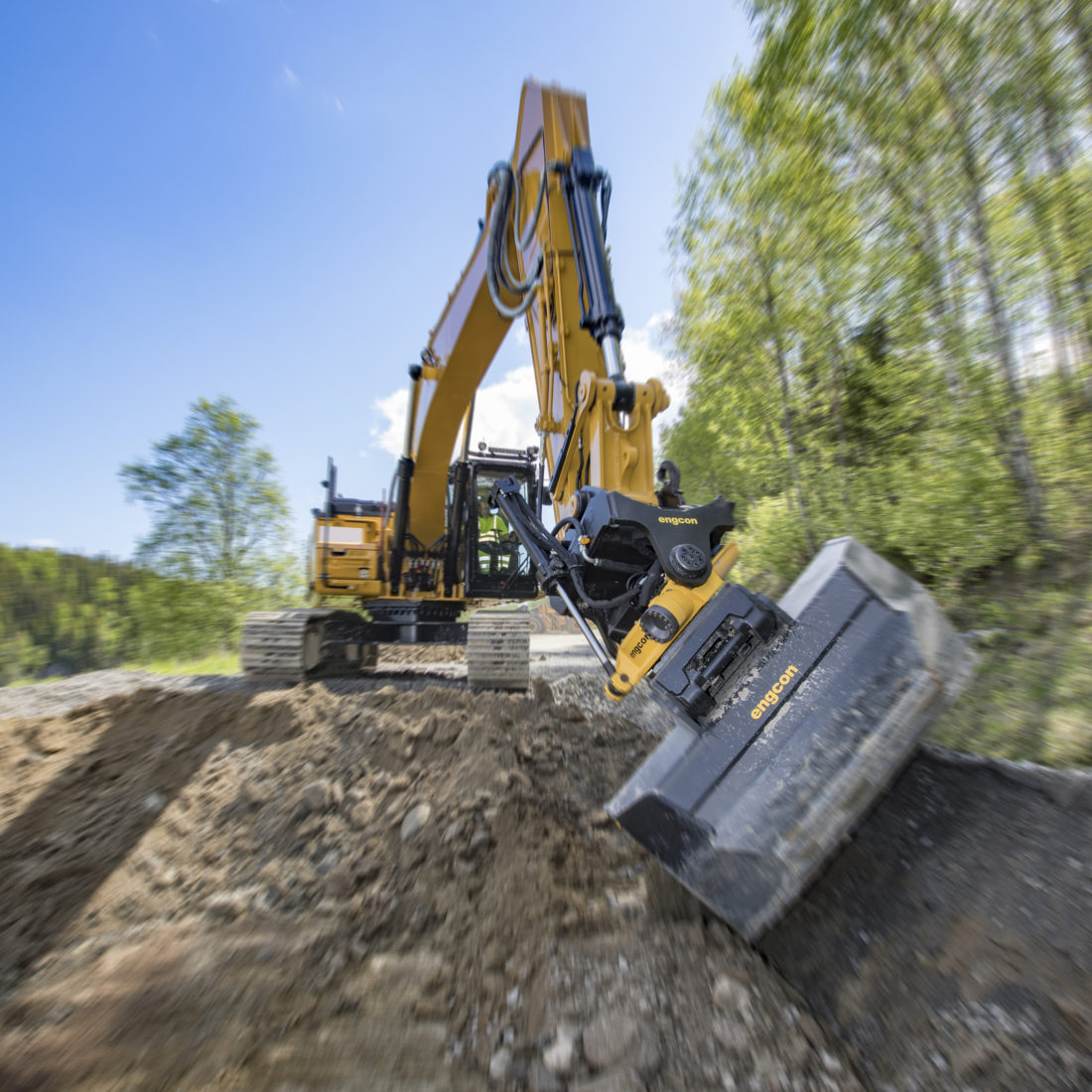 Engcons tiltrotaor EC233 i aksjon. (Foto: Engcon).