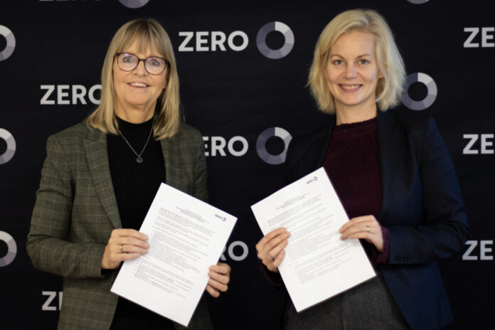 Administrerende direktør i Nye Veier, Anette Aanesland, og leder i ZERO, Sigrun Aasland, ser frem til videre samarbeid om å finne de beste klimaløsningene i anleggssektoren. (Foto: Nye Veier).