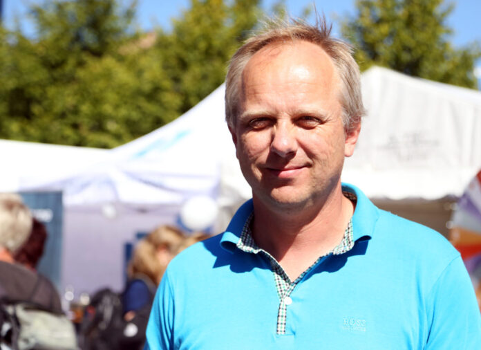 Når kontraktene blir så store som i tilfellet E18 Arendal-Tvedestrand, vil sannsynligvis også underentreprisene bli så store at de fleste MEF-bedrifter i praksis blir diskvalifisert fra disse prosjektene, sier Vidar Flaa, styreleder i MEF avdeling Agder og daglig leder i Birkeland Grunn og Betong AS. (Foto: Runar F. Daler)