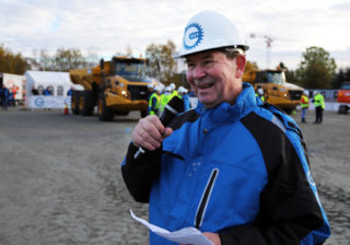 Gunnar Lia fra OKAB mener nivået på maskinførerne er skyhøyt. (Foto: Runar F. Daler).