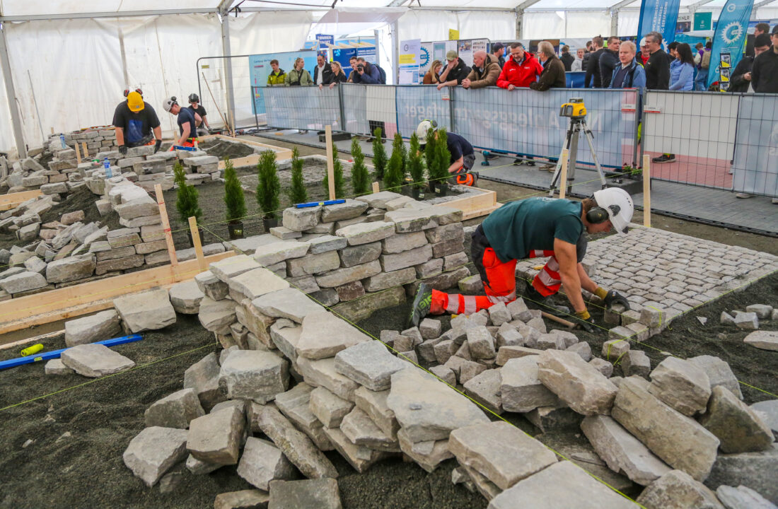 Nytt av året er at det også ble konkurrert i anleggsgartnerfaget. Oppgaven gikk over alle tre dagene. (Foto: Runar F. Daler)