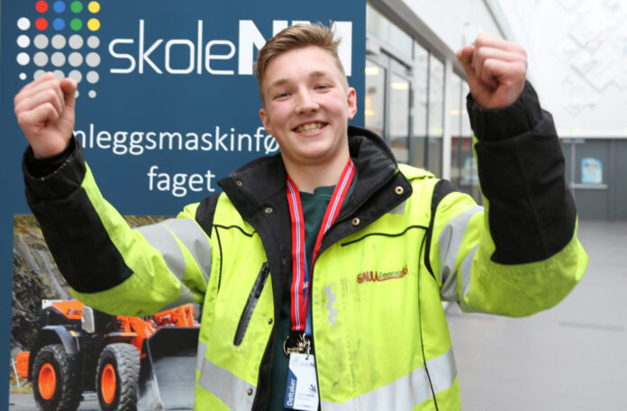 BEST AV DE BESTE: Vinneren av Skole-NM i anleggsmaskinkjøring