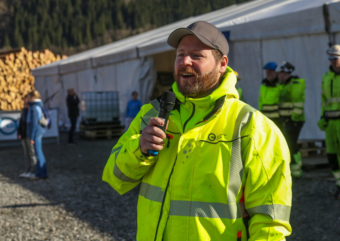 Vegard Øverland Sande fra OKAB var engasjerende speaker under maskinførerkonkurransen alle tre dager. (Foto: Runar F. Daler)