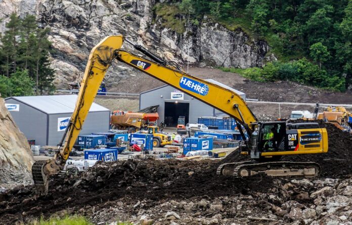 Hæhre Entreprenør skal bygge E6 Ranheim–Sveberg. Her fra et tidligere prosjekt (Foto: Runar F. Daler)|Hellstranda der Nye Veier nå har besluttet å bygge firefelts vei helt inn til Værnes. (Foto: Nye Veier)|Hellstranda der Nye Veier nå har besluttet å bygge firefelts vei helt inn til Værnes. (Foto: Nye Veier)
