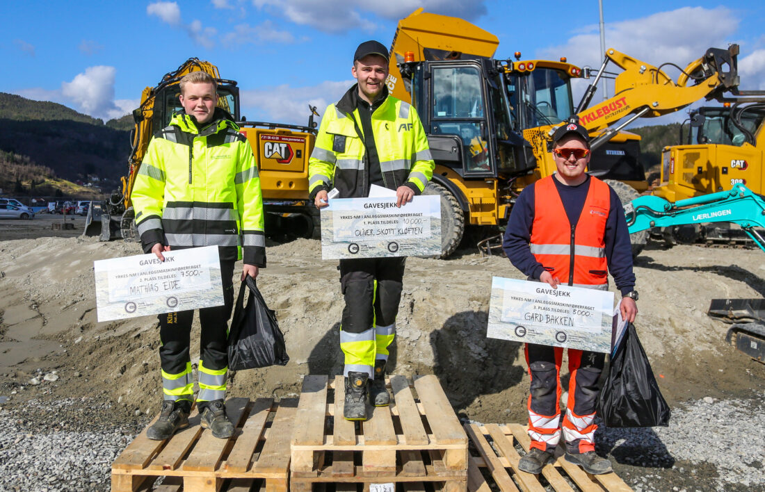 Topp tre i maskinførerkonkurransen: Oliver Skott Kløften, Mathias Eide og Gard Bakken. (Foto: Runar F. Daler)