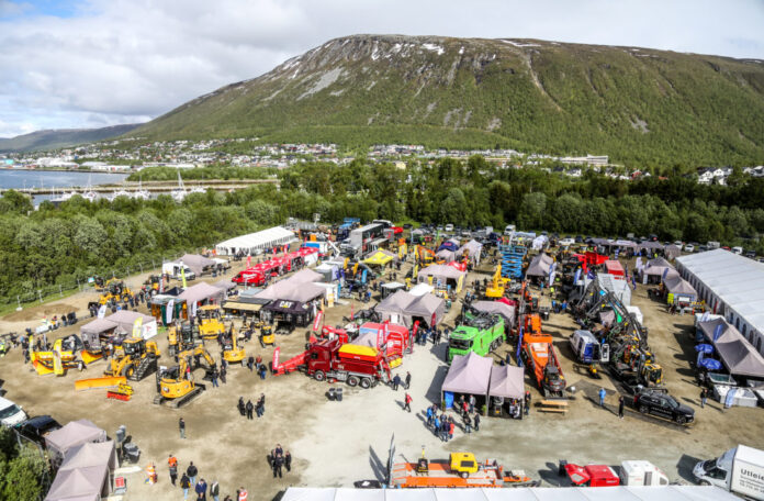 Fredag 13. juni er det igjen klart for Nordnorsk bygg- og anleggsmesse (NNBA) på Mandela-sletta i Tromsø. Bildet er fra 2022-messen. (Foto: Runar F. Daler)