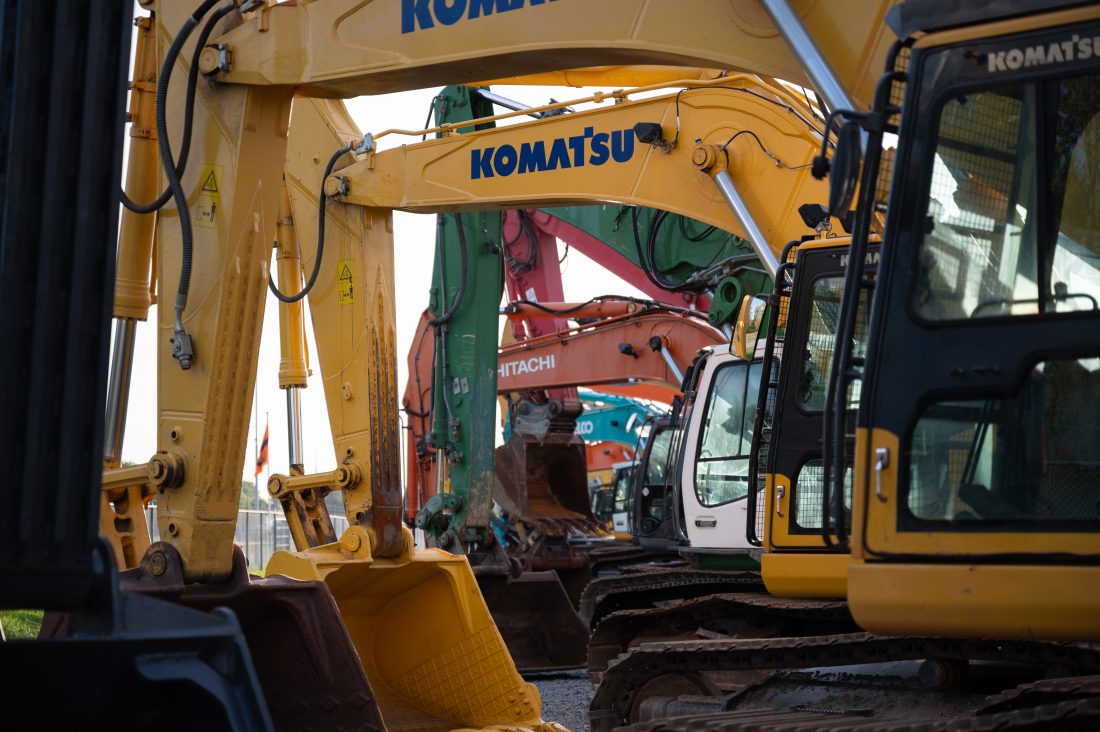 Mange hundre anleggsmaskiner gikk under hammeren. (Foto: Ritchie Bros.)
