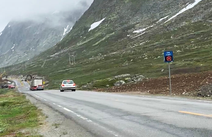 Det går til tider altfor fort over fjellet. (Foto: Anlegg Øst Entreprenør)