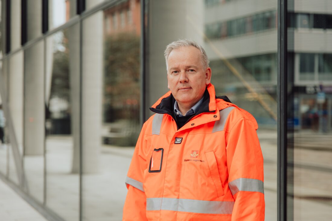 John Atle Haugland, avdelingsdirektør for kontrakt og marked i Statens vegvesen, mener kravet om utslippsfri massetransport er viktig for å nå målet om 55 prosent kutt av CO2 før 2030. (Foto: Karoline Rage, Statens vegvesen)