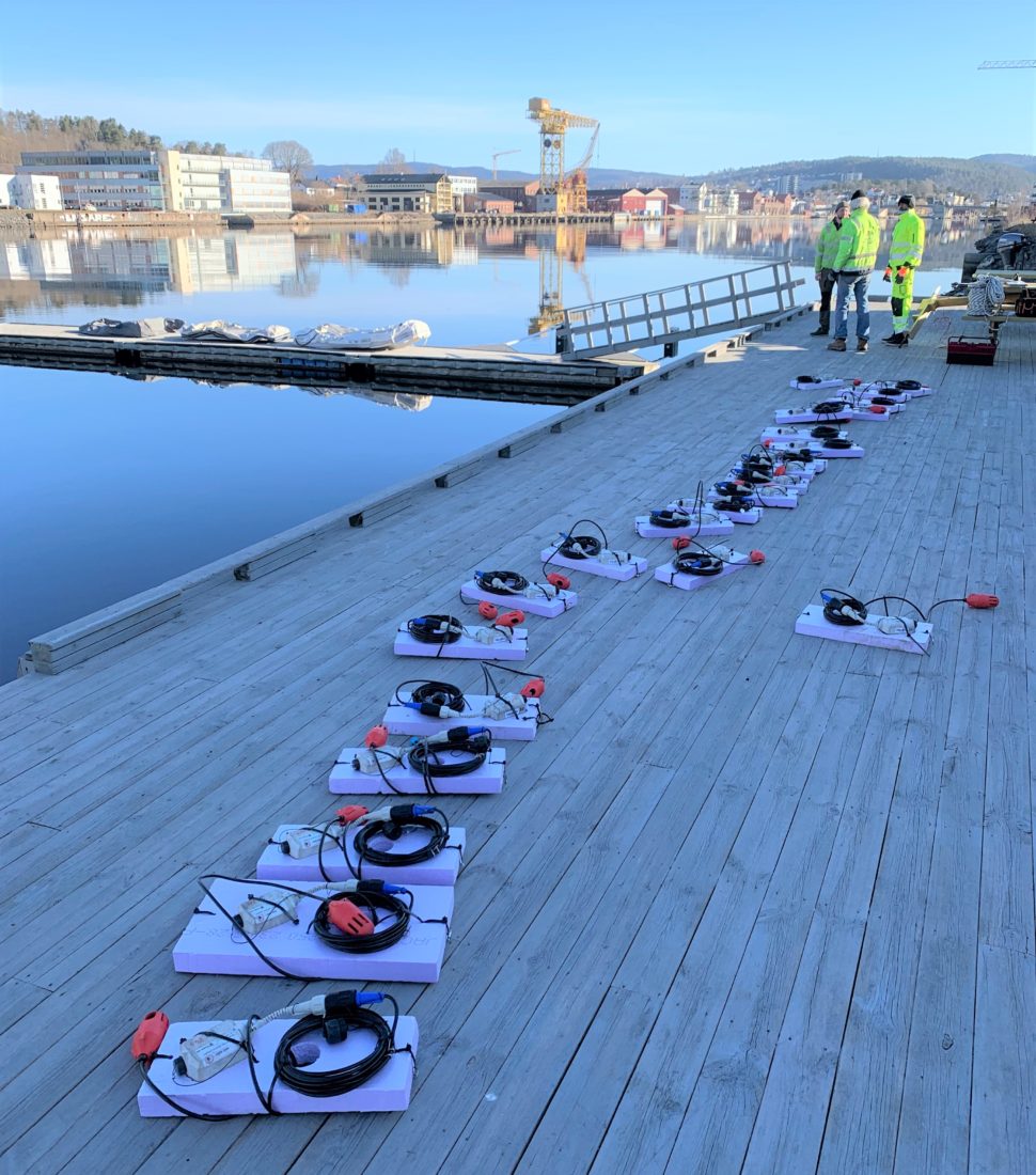De seismiske signalene «mates» inn i en programvare som lager 3D-modeller av fjellet. (Foto: Øyvind Ellingsen/Statens vegvesen)