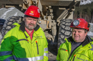 Kjell Arne Aurstad (t.v.) og maskinfører Kjell Silliløkken 