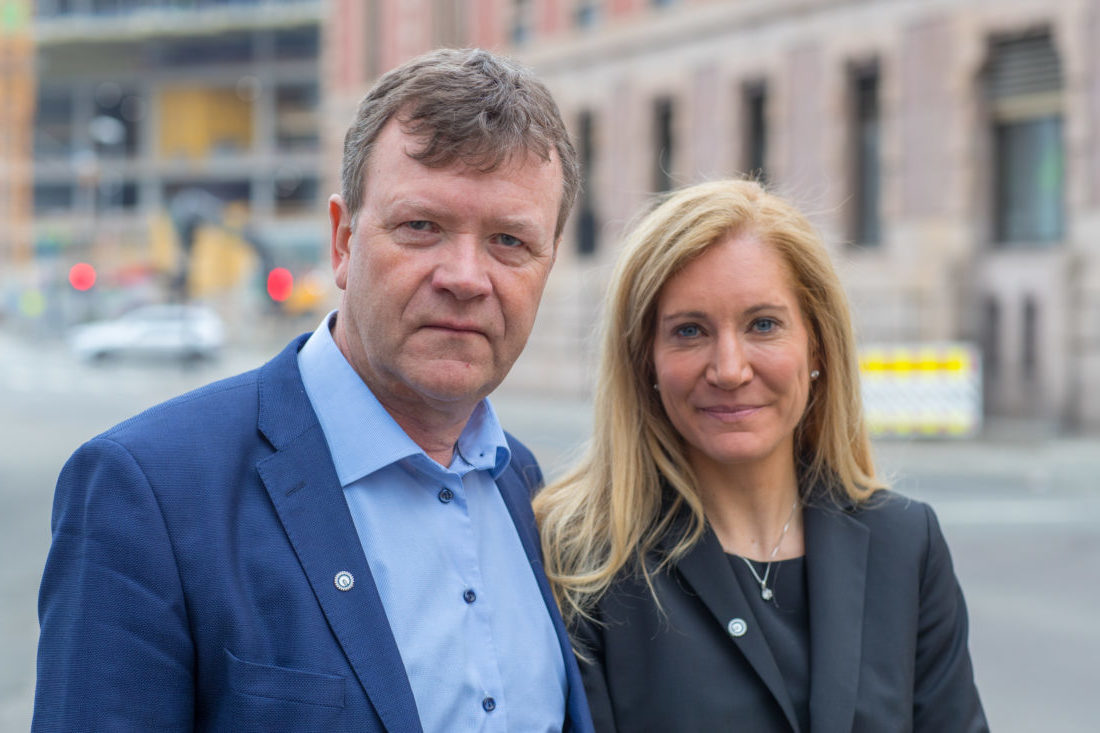 Administrerende direktør Julie M. Brodtkorb og styreleder Arnstein Repstad i MEF etterlyser flere skoleplasser innen anleggsfag og relaterte fag. (Foto: Jørn Søderholm).