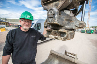 Verksmester Trond Einar Smedsrud og Front Pin Lock