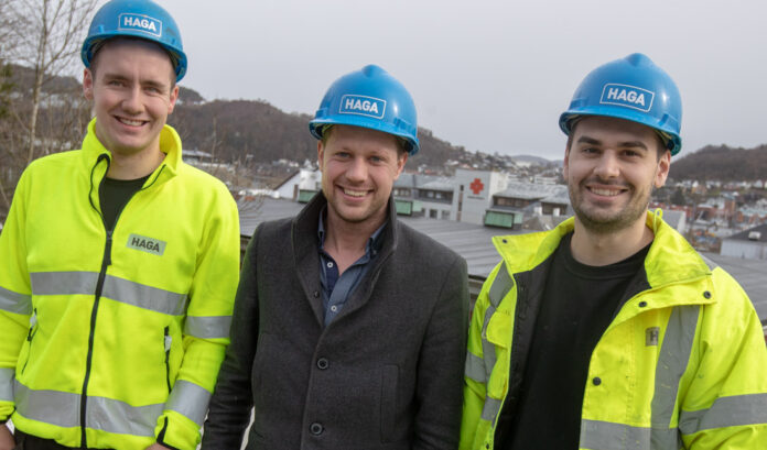 Tommy Haga (i midten) har tre fagbrev. Ole Morten Byberg (t.v.) og Bjørnar Meling har to hver.|Tommy Haga og Bjørnar Meling|UTSIKT: Et boligprosjekt i Sandnes sentrum. Ole Morten Byberg i graveren.|Tommy Haga var med i siste finale i konkurransen Entrepreneur of the year