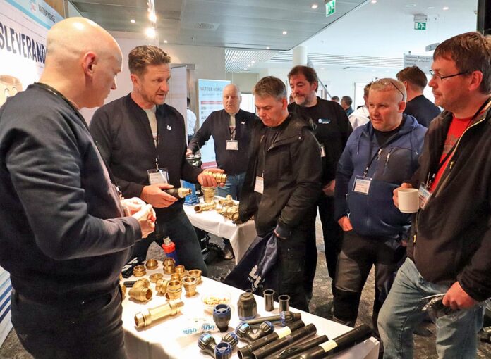 Jan Kirsebom demonstrerer Isiflo produkter i Tromsø.