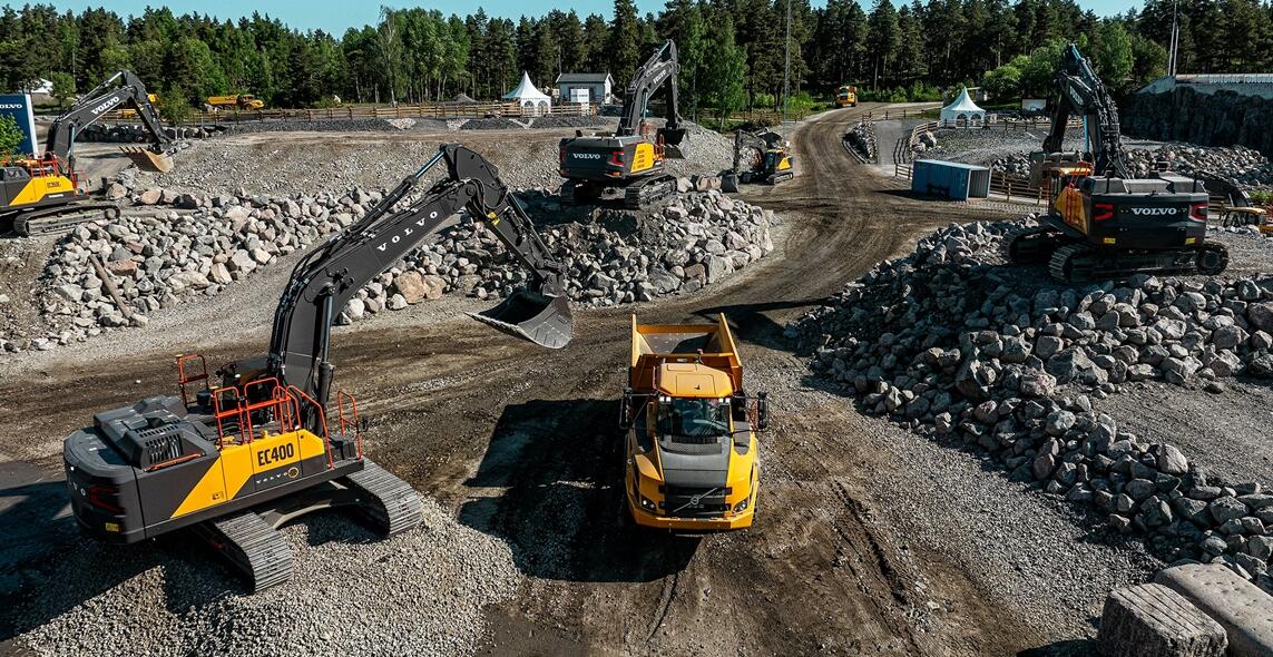 Den nye generasjonen av gravemaskinen EC400 vises på Volvo Days sammen med EC500 og EC230. (Foto: Volvo CE)