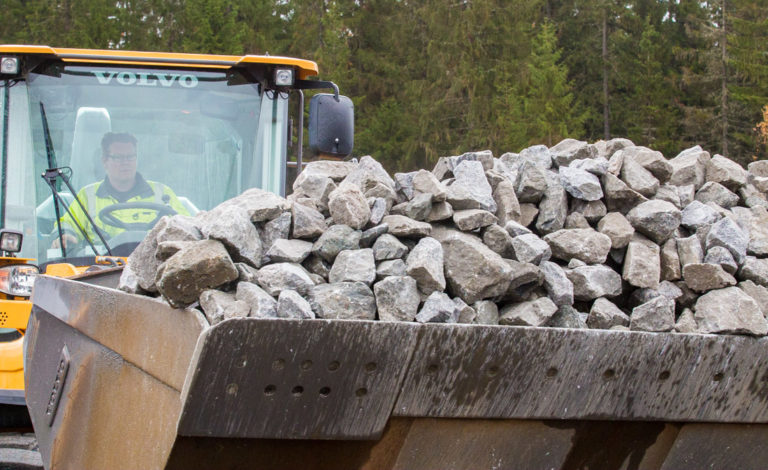 Mange hjullastervekter brukes kun internt hos maskinentreprenørene, og ikke i forbindelse med kjøp og salg. (Illustrasjonsfoto: Jørn Søderholm).