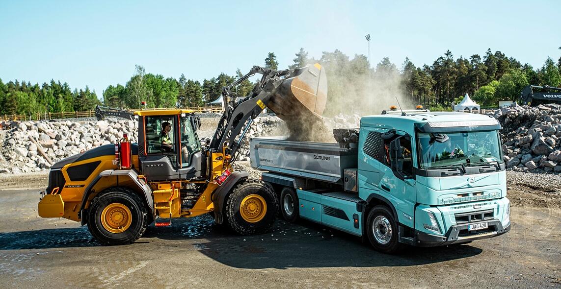 Hjullasterne L90 Electric og L120 Electric, som etter planen skal introduseres trinnvis fra tidlig i 2025 i begrensede volumer på utvalgte markeder. (Foto: Volvo CE)