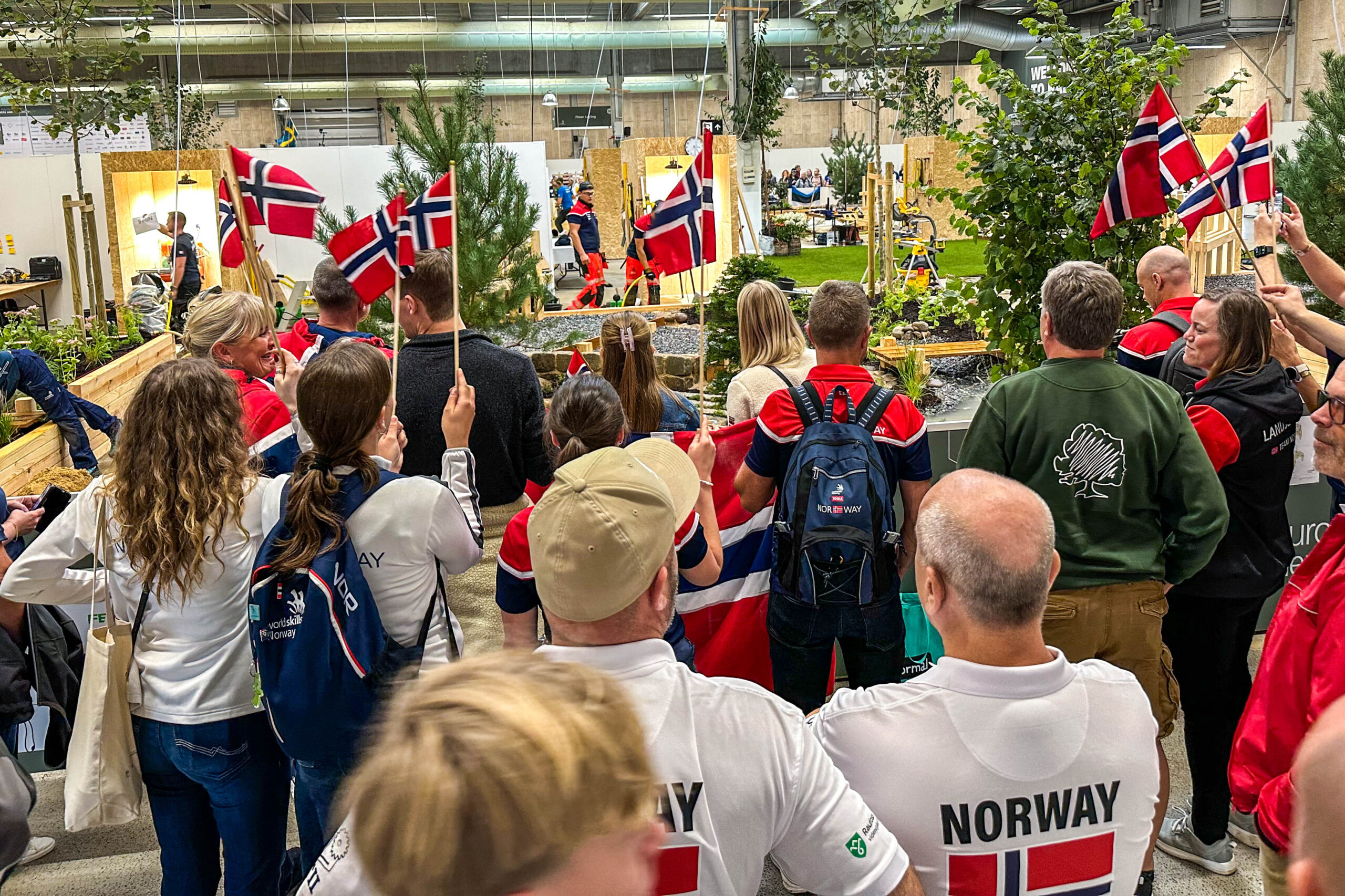 Det var stor stemning hos den norske heiagjengen på konkurransens siste dag. (Foto: Runar F. Daler)