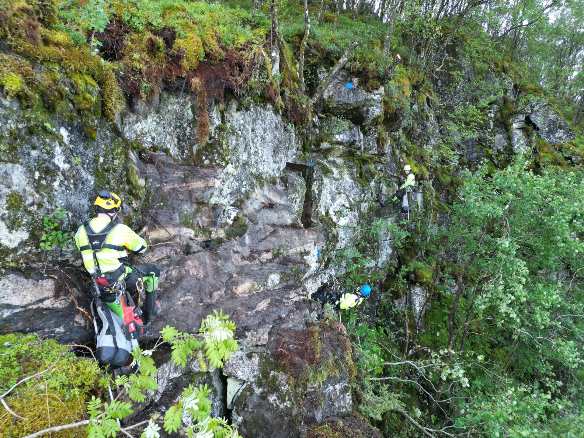 Arbeidet med berg- og skredsikring på Stanghelle. (Foto: Fellesprosjektet Arna-Stanghelle)