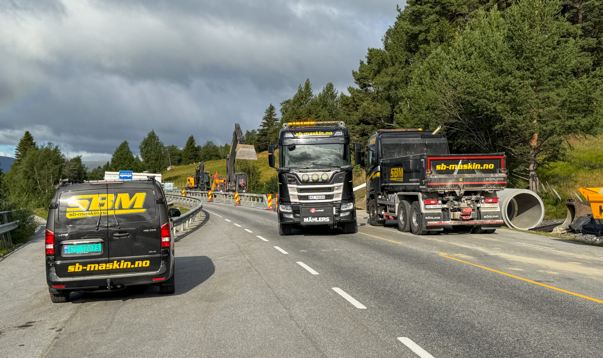 Stian Brenden Maskinservice AS har i mange år driftet riks- og fylkesveier i Gudbrandsdalen og Ottadalen. Nylig fikk vant de konkurransen om å drifte veiene i ytterligere fem år. (Foto: Njål Hagen)