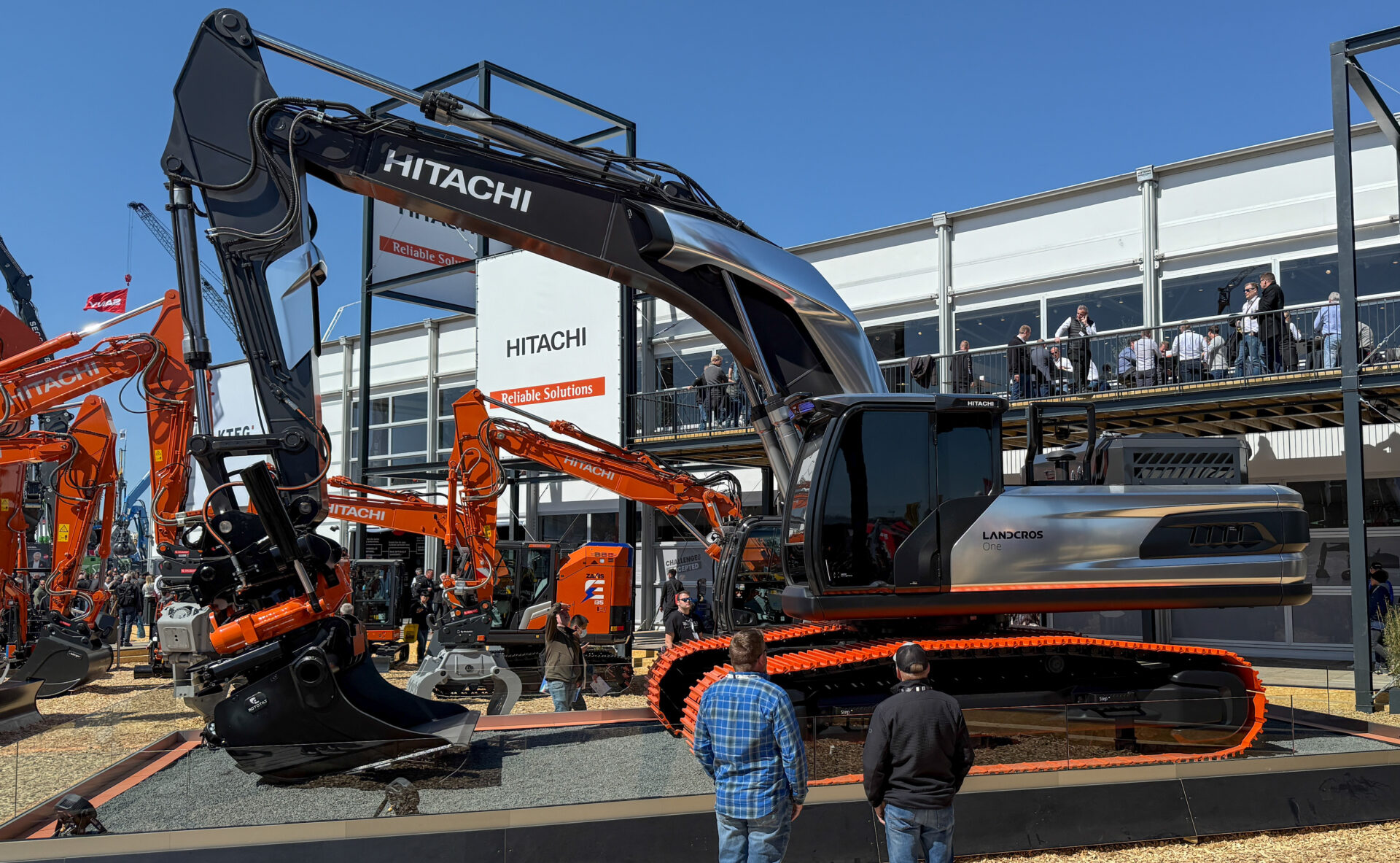Fra april 2027 vil anleggsmaskinene fra japanske Hitachi selges under navnet Landcros. (Foto: Njål Hagen)