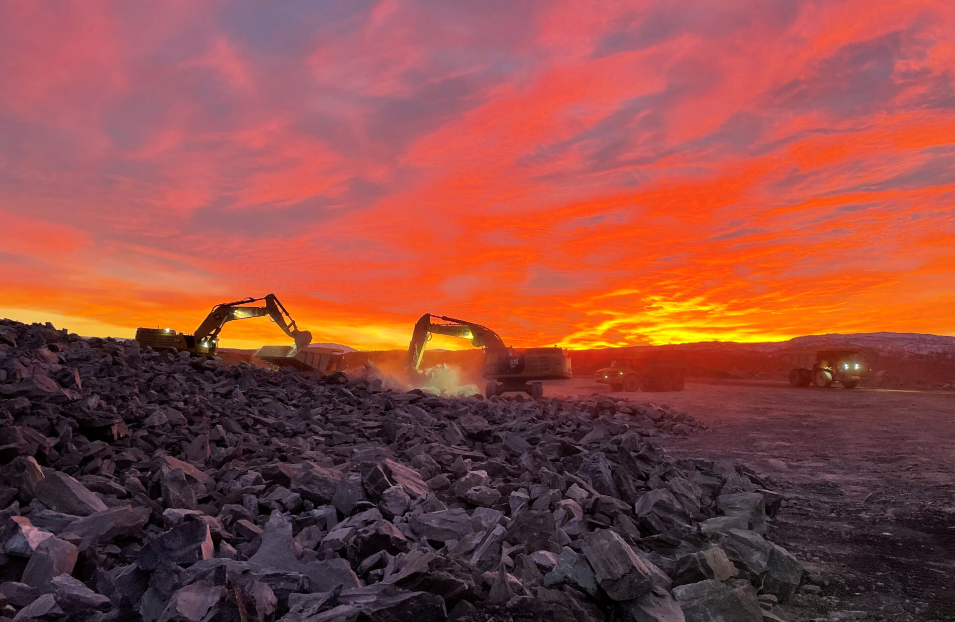 Vi fikk inn usedvanlig mange gode bidra til fotokonkurransen i forrige utgave. Vinnerbildet er fra utbyggingen av den nye flyplassen i Mo i Rana, og er sendt inn av Kim-Are Nordmo fra Sandnessjøen.