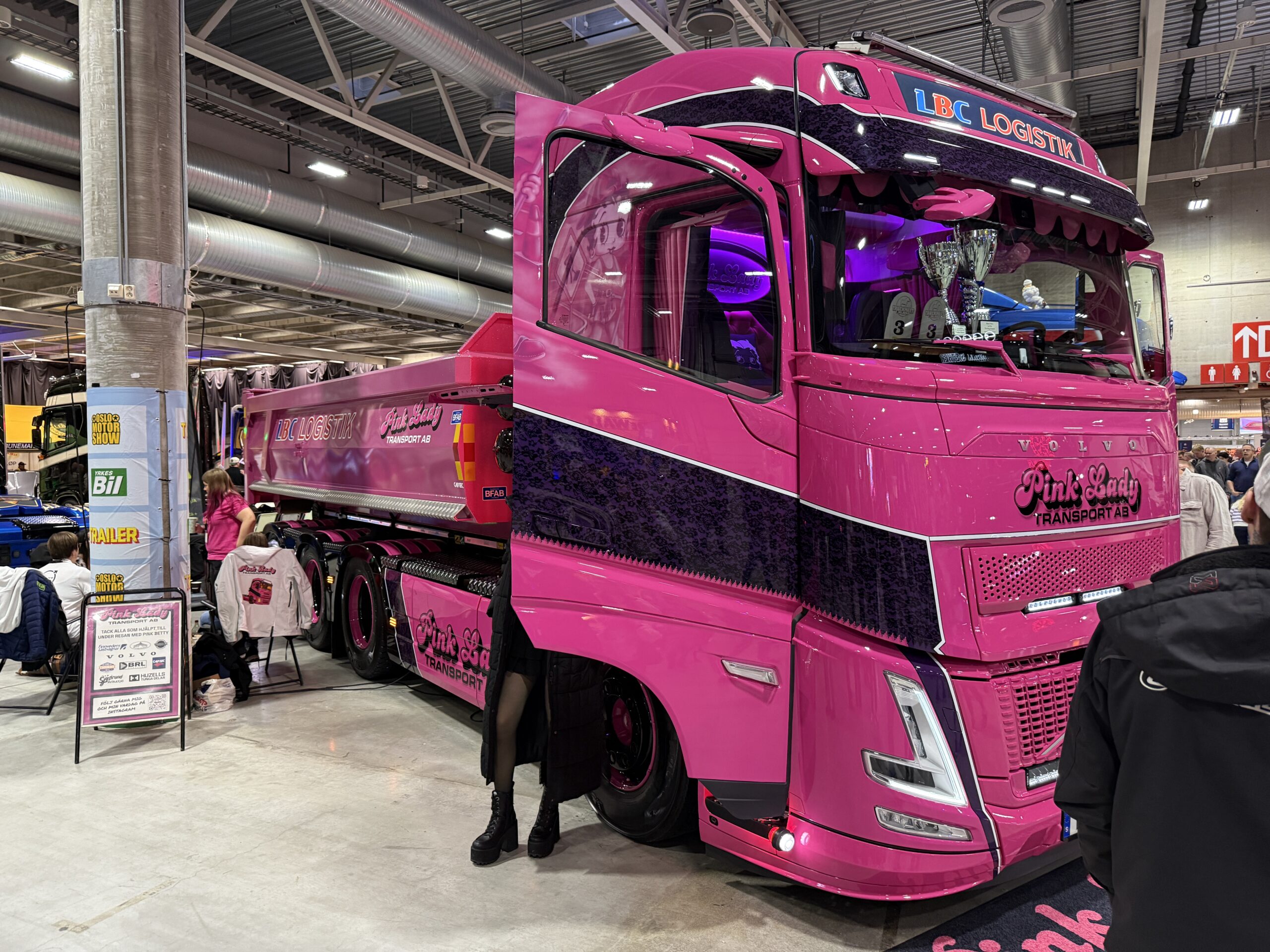 Ingen som overgår «Pink Lady» i antall liter rosa lakk på et kjøretøy i Lillestrøm denne helgen.