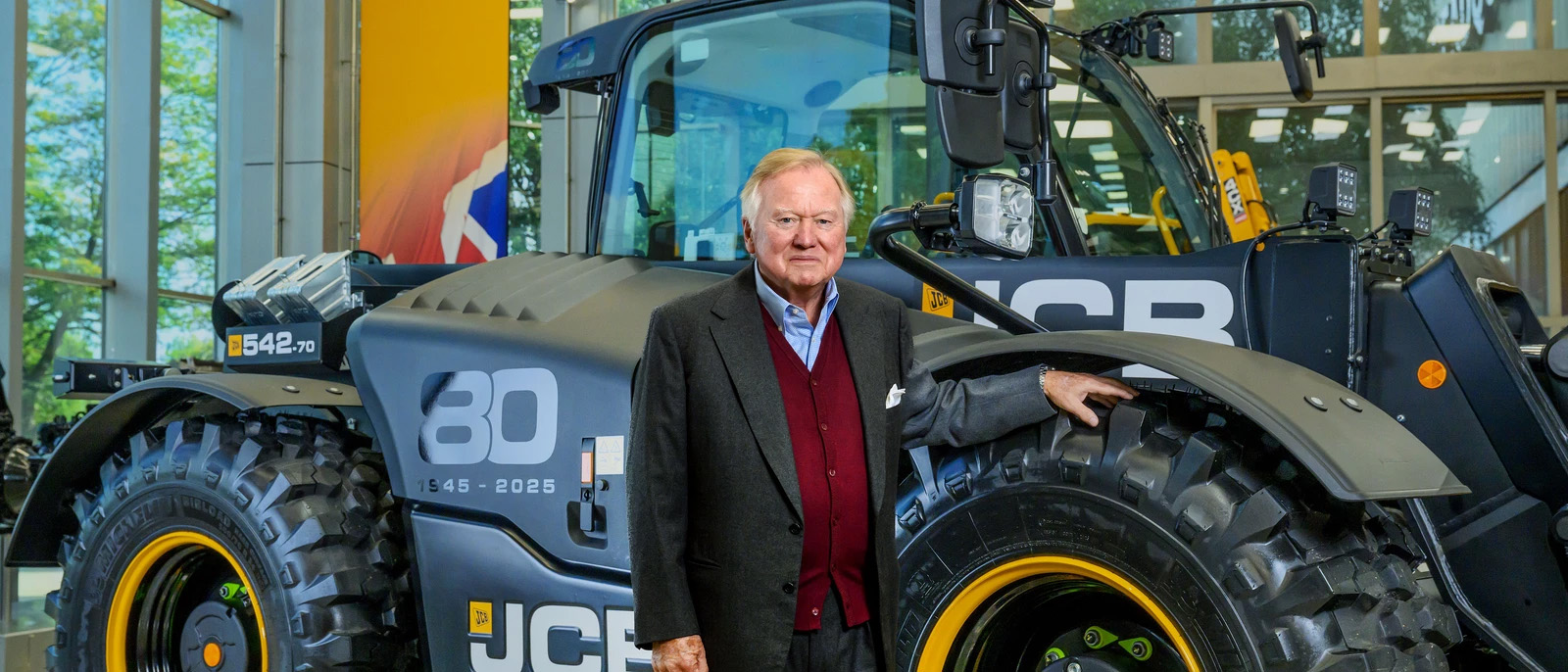 Lord Anthony Bamford ble født i 1945, samme år som faren Joseph Cyril Bamford grunnla JCB. (Foto: JCB)