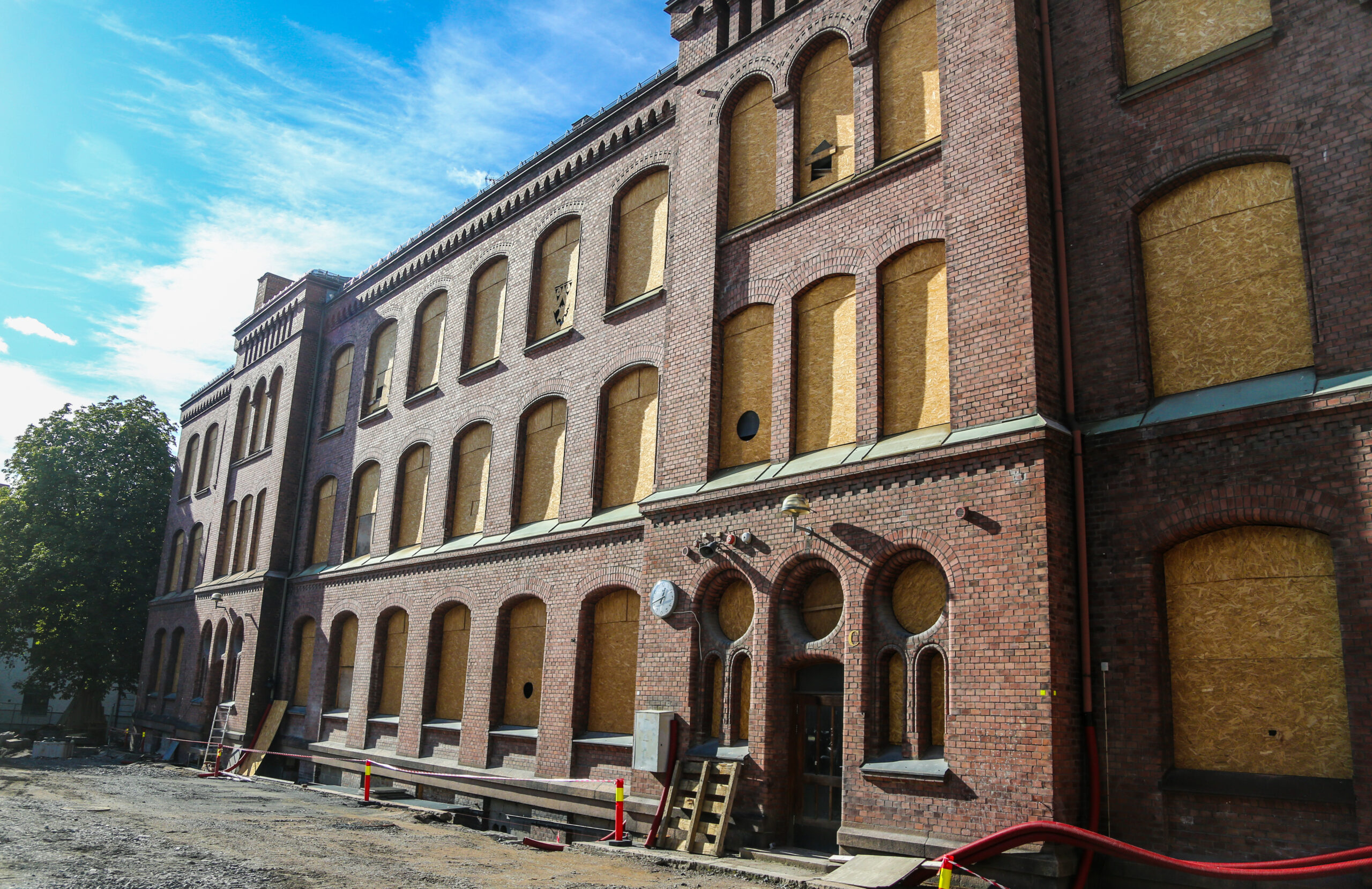 Lilleborg skole er fra 1898, og gjennomgår nå en kjærkommen totalrenovering. (Foto: Runar F. Daler)