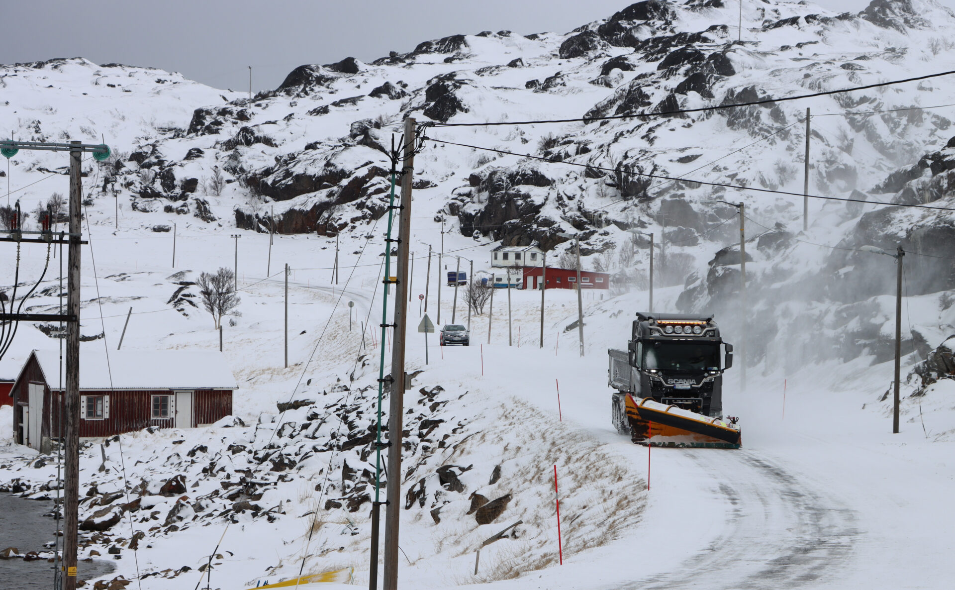 MEFs regionsjef i nord reagerer kraftig på Båtsfjord kommunes vedtak om at brøyting skal utføres av kommunen. (Illustrasjonsfoto: Njål Hagen)