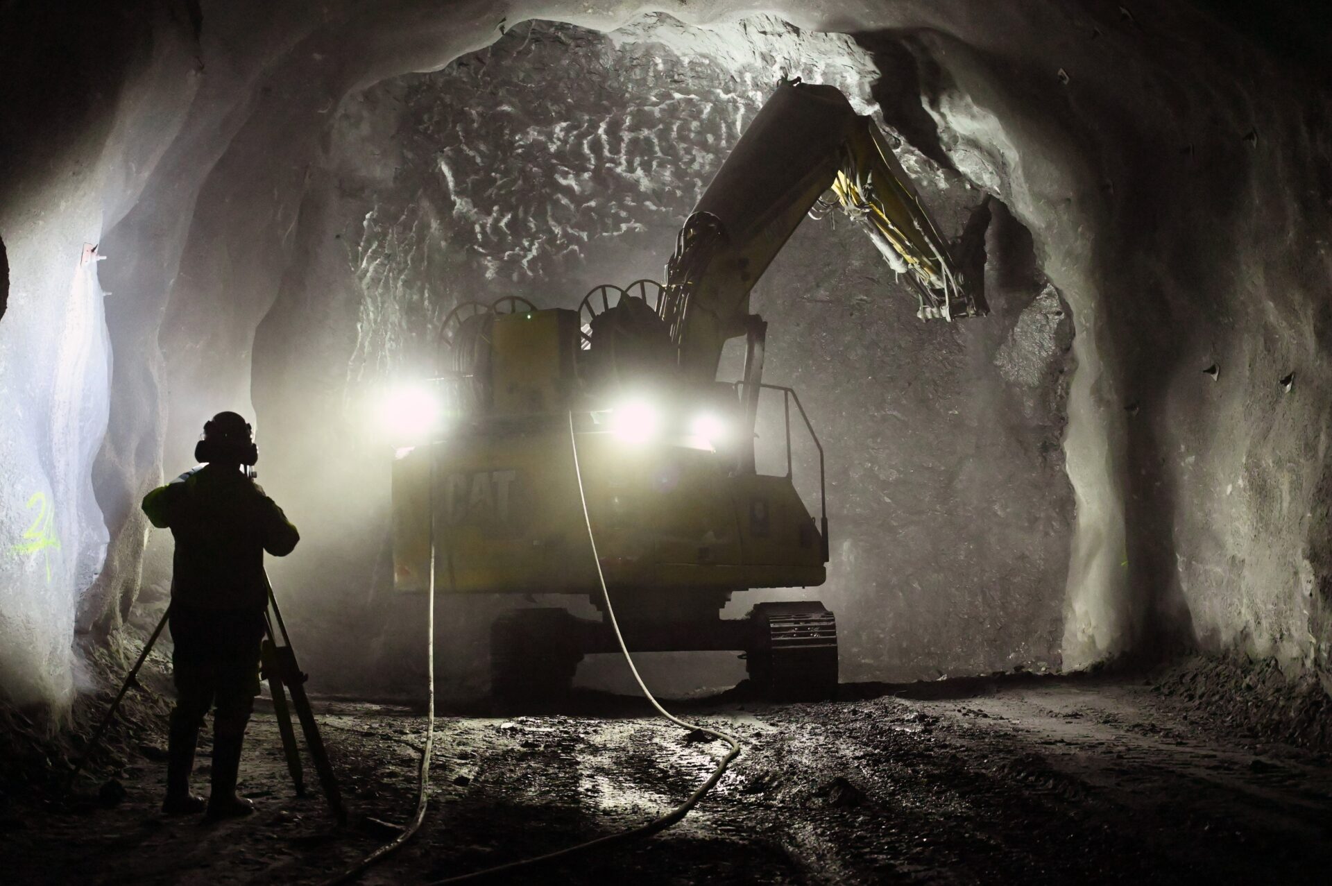 På Rogfast-prosjektet brukes det allerede flere typer elektrifiserte anleggsmaskiner. (Foto: Øyvind Ellingsen/Statens vegvesen)