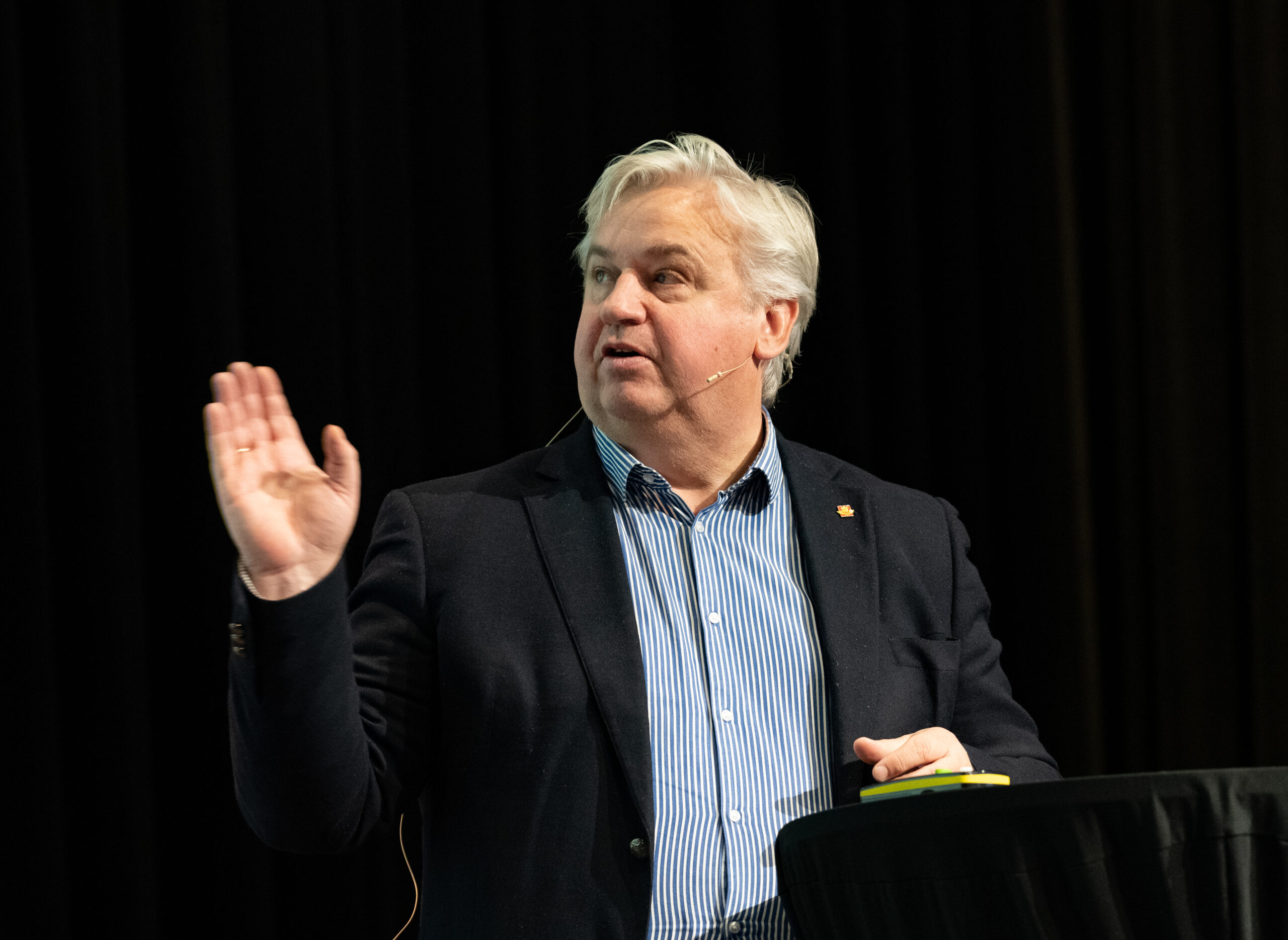 Utbyggingsdirektør Kjell Inge Davik i Statens vegvesen tror mange kontrakter i størrelse orden 50-300 millioner kroner vil være attraktive for anleggsbransjen. (Foto: Bård Asle Nordbø/Statens vegvesen)