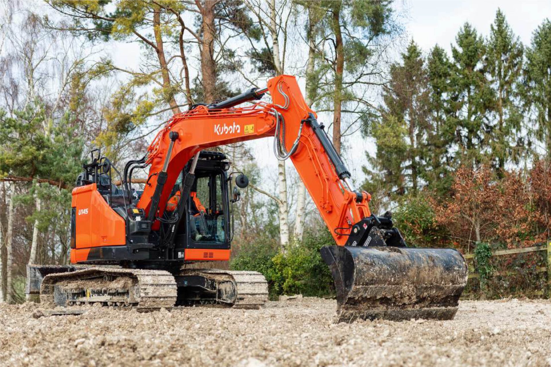 Kubota U145 er en 15-tonns korthekkmaskin. (Foto: Kubota)