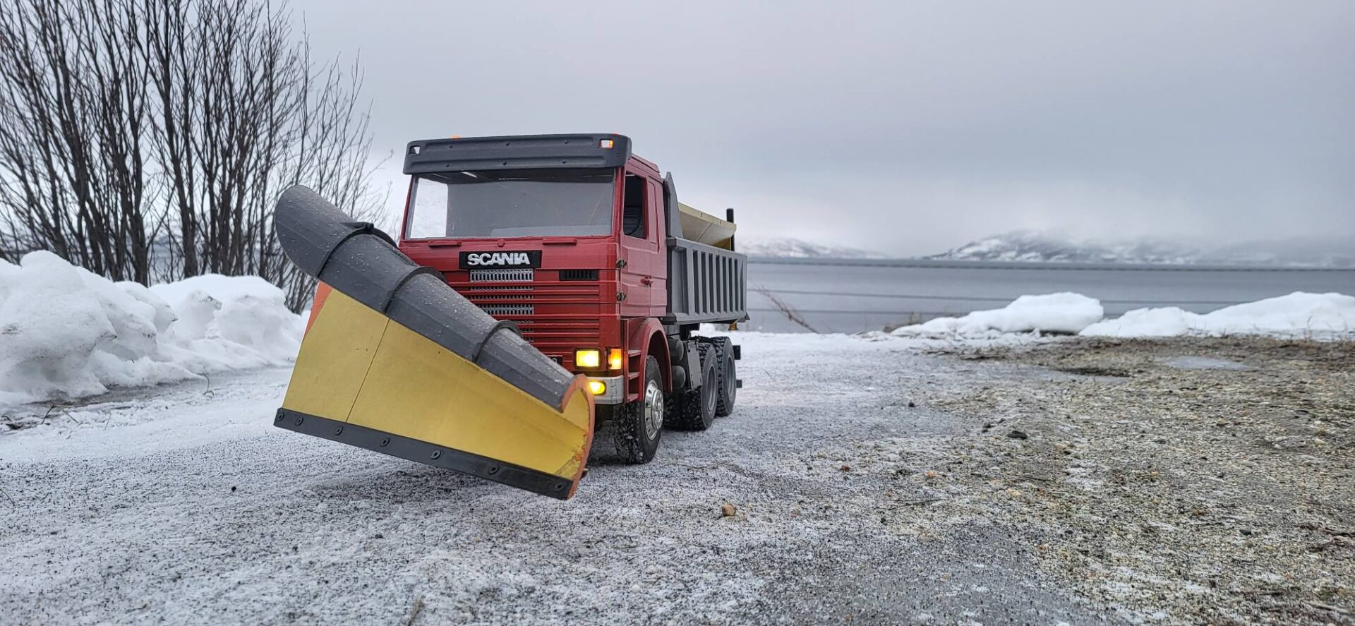 Scania 143 klar for (små) brøyteoppdrag i Tromsø. (Foto: privat)