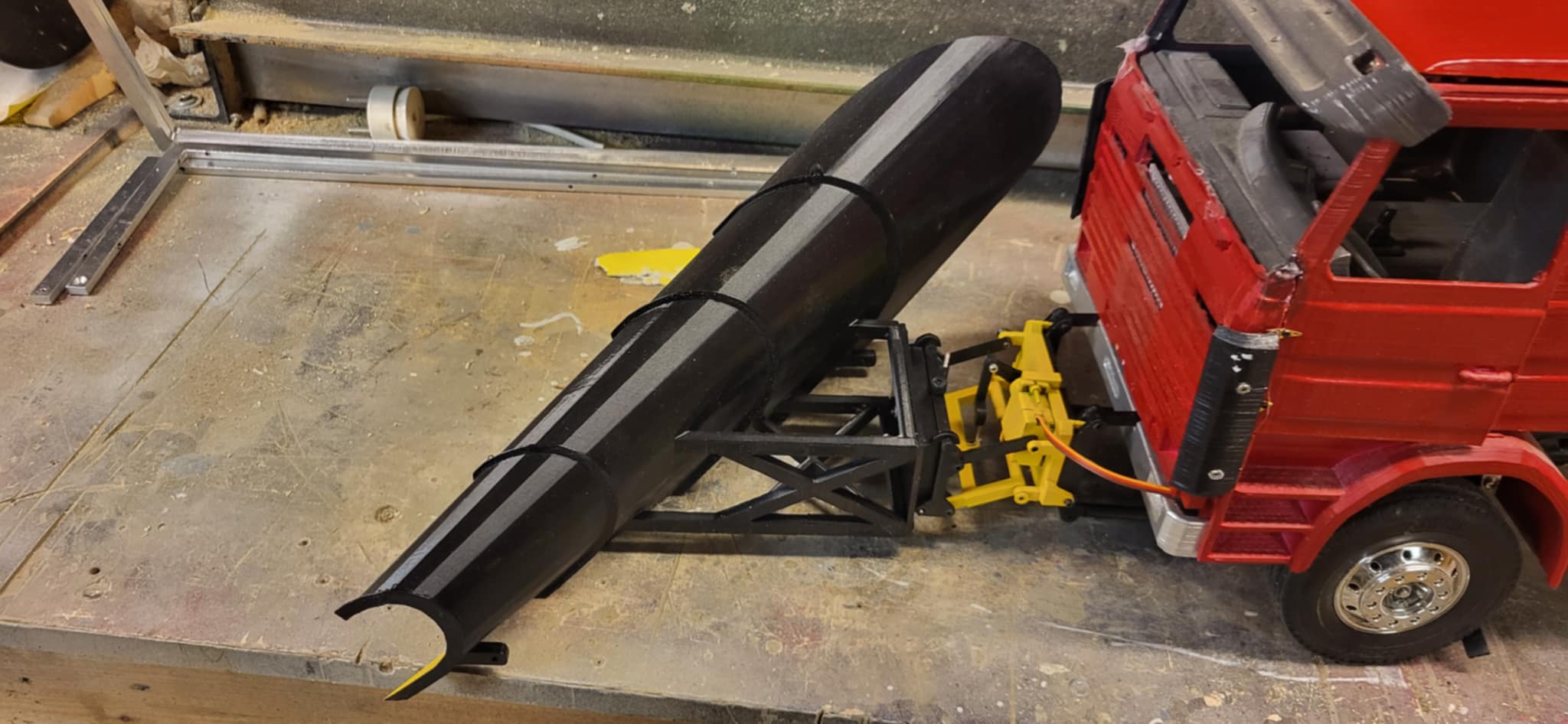 Her med påmontert plog. (Foto: privat)