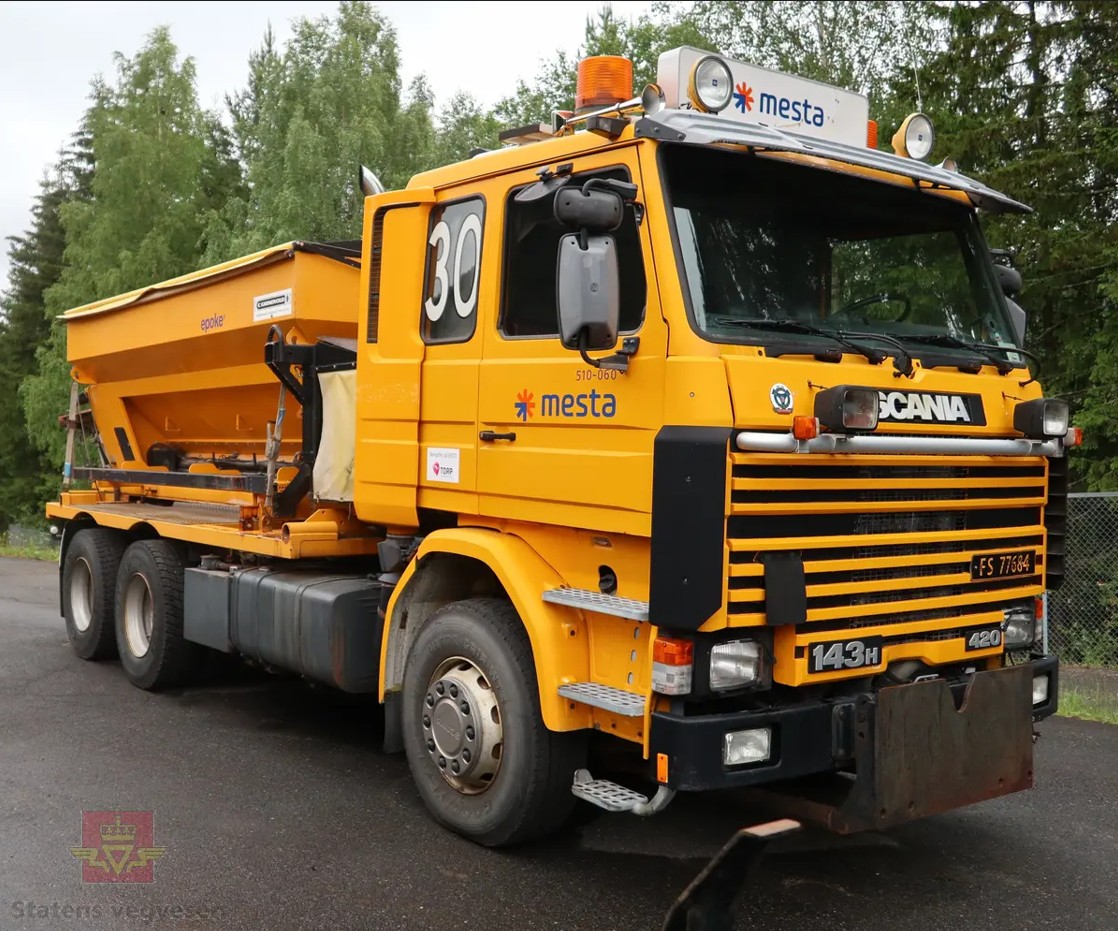 En Scania 143H 420 hk planlegger de også å vise frem. (Foto: Norsk vegmuseum)