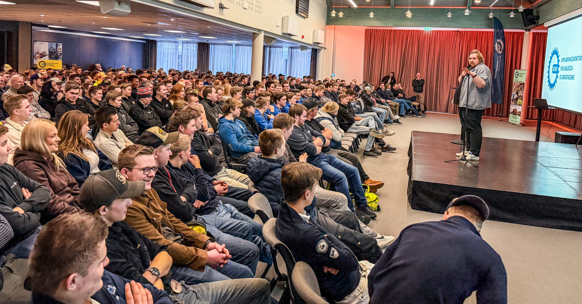 Dette var andre gangen OKAB gjennomførte en felles samling for alle lærlingene i Buskerud, Vestfold og Telemark. Over 400 lærlinger var på plass. (Foto: Runar F. Daler)