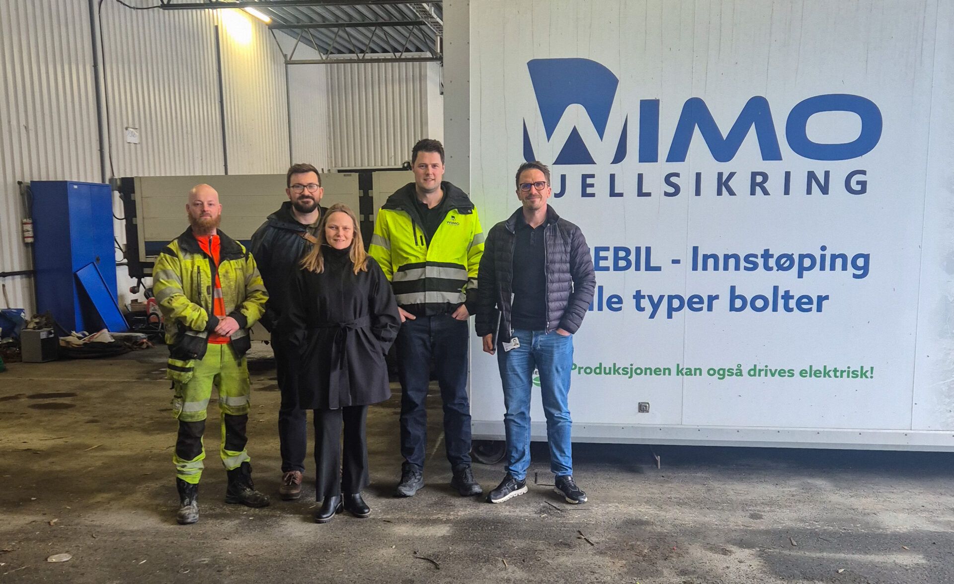 Politikerbesøk hos Wimo Fjellsikring. William Raugstad (daglig leder i Nordhordland grunn og betong, og styreleder i MEF), Anders Lindstad (daglig leder i Wimo fjellsikring), Amund Moholt (distriktssekretær i NAF) og Linda Merkesdal (Ap).