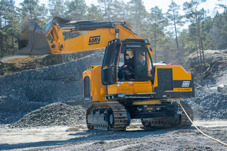 AMVs forgravere blir utstyrt med Scania-motorer