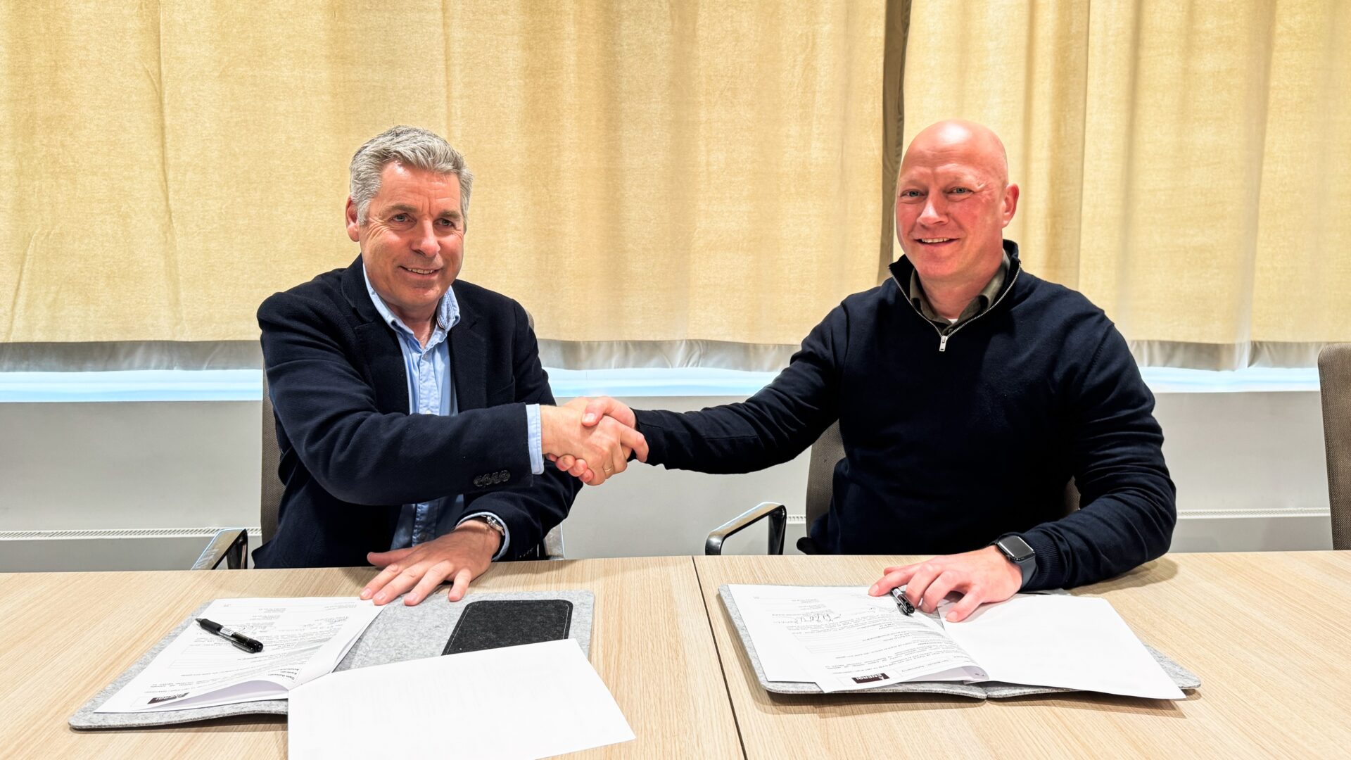 Trond Valeur (t.v.), Skanska og Jan Erik Eldor, Å energi. (Foto: Skanska)