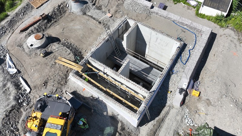 Store deler av sikringsanlegget ligger skjult i bakken. (Foto: NVE)