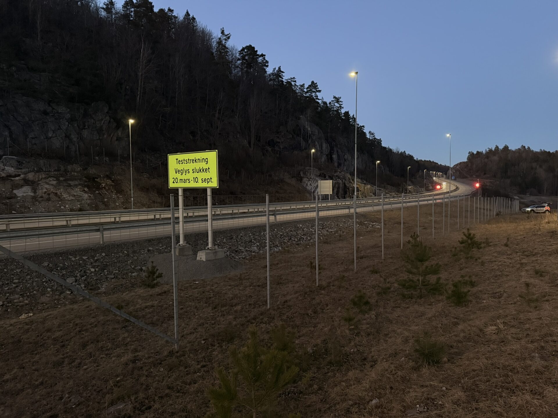 Fra slutten av mars til midten av september tester Nye Veier ut å slukke veibelysningen på E18-strekningen mellom Rugtvedt og Dørdal. (Foto: Halldis Skogen, Nye Veier)