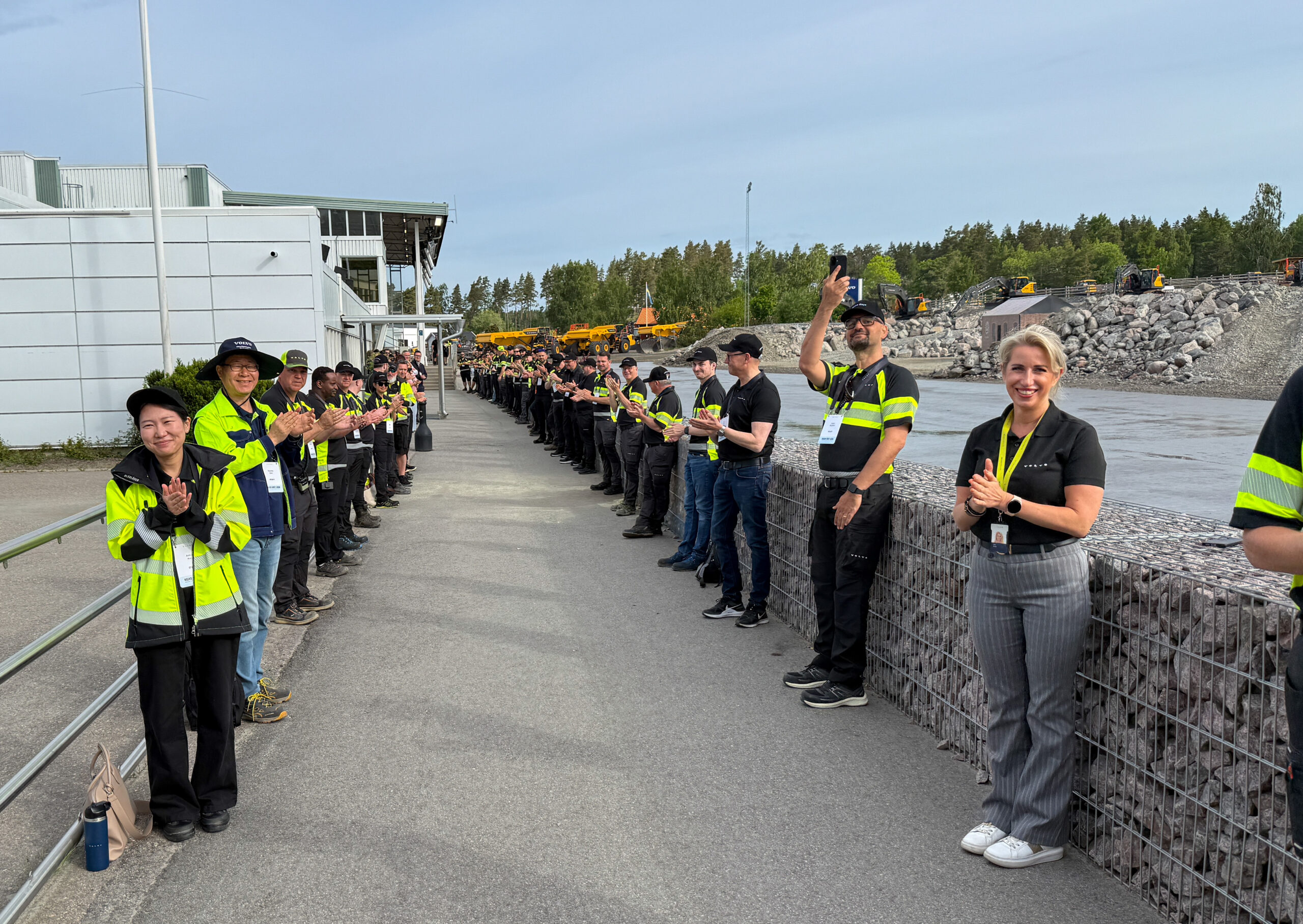 Som gjest ved Volvos demosenter blir du godt tatt imot av de mange Volvo-ansatte. (Foto: Njål Hagen)