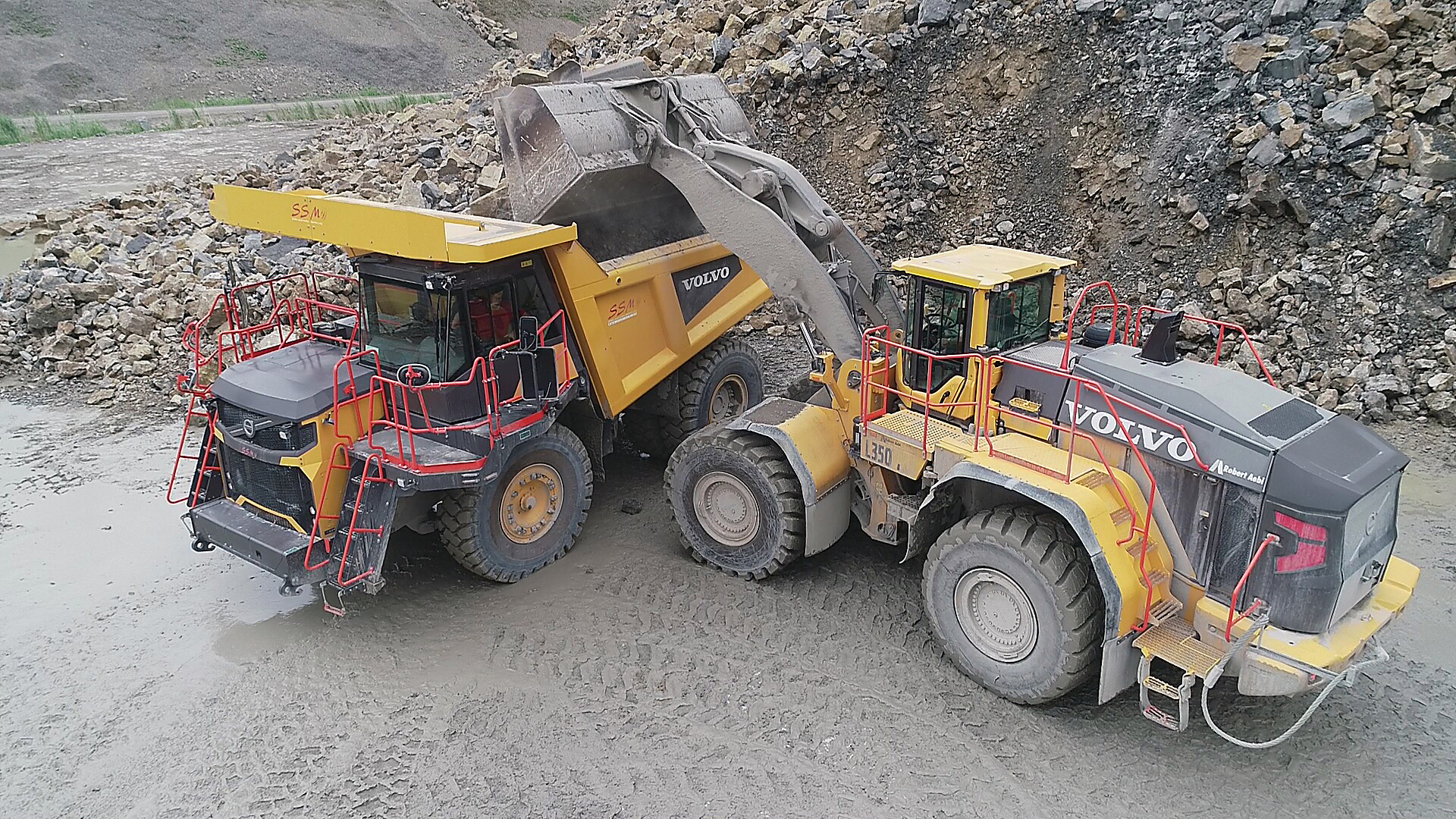 R70 har nyttelast på 65 tonn og lastevolumet er 42,4 m3. (Foto: Volvo CE)