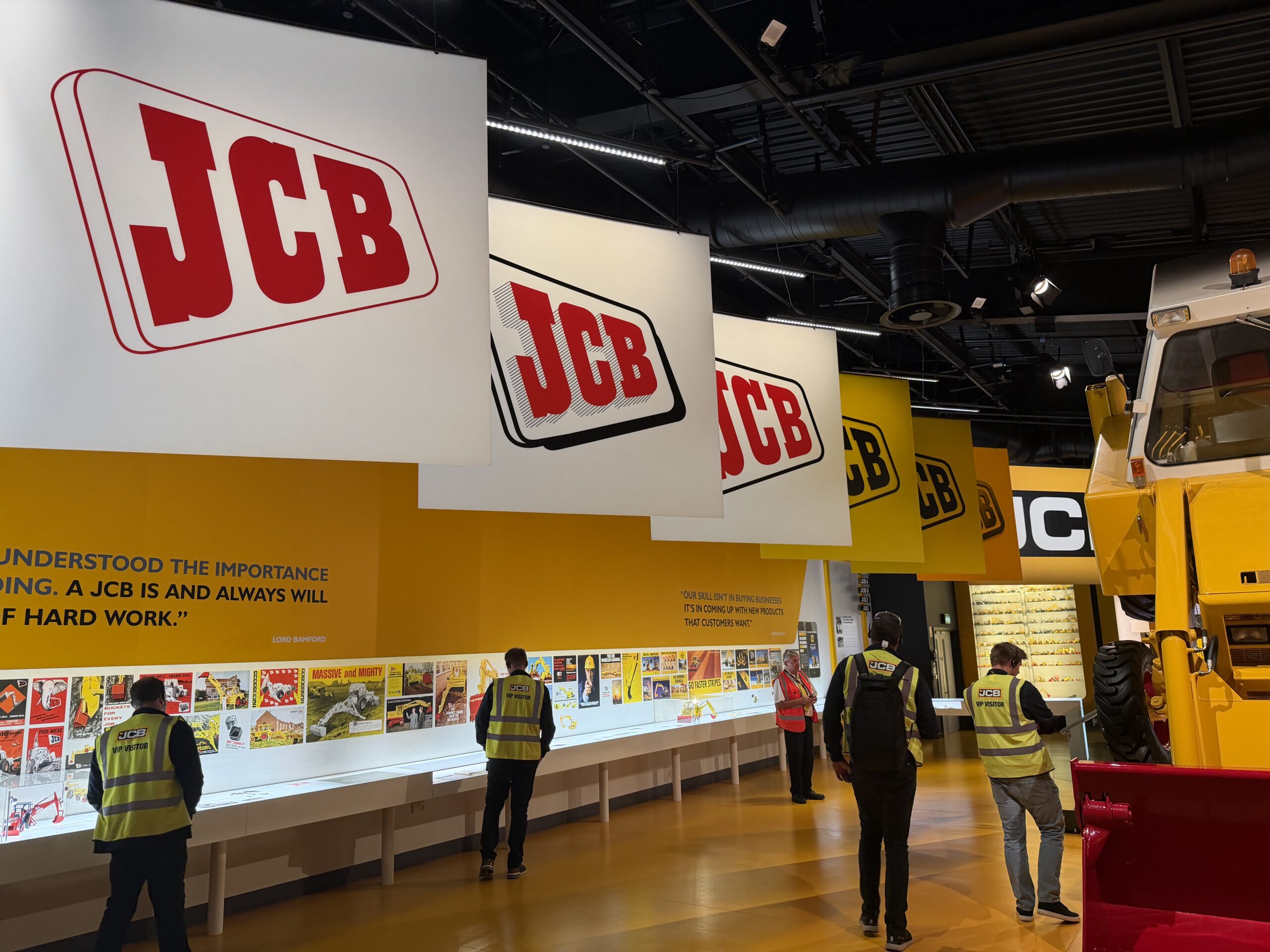 Besøk på JCB-museet. (Foto: Rosendal Maskin)